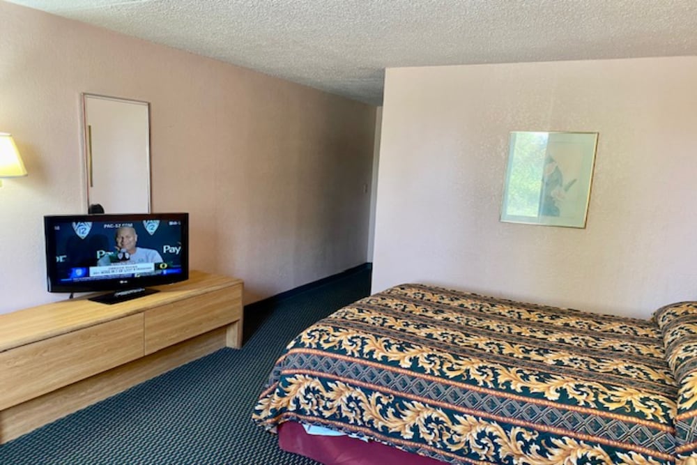 Red Carpet Inn & Suites Lima - photo 11