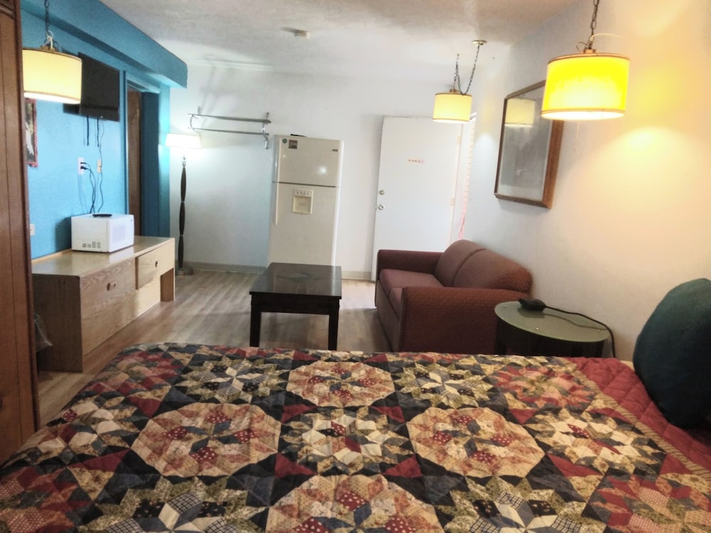Capri Motel - photo 53