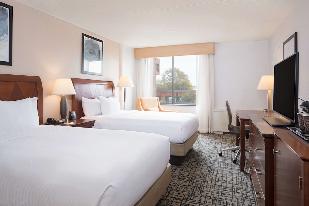 DoubleTree by Hilton Hotel Syracuse - photo 14