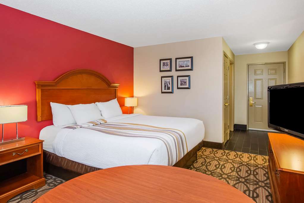 La Quinta Inn & Suites by Wyndham North Platte - photo 14