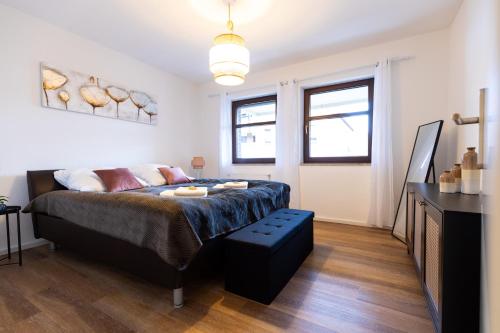 Design Ferienwohnung in Bad Neuenahr: Platz für 4 Küche WiFi Netflix — 4-Star Luxury Hotel in Bad Neuenahr-Ahrweiler, Germany