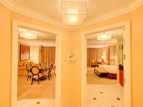 Amalz 2 Bedroom 3 Bathroom Balcony Suites at Mgm Signature
