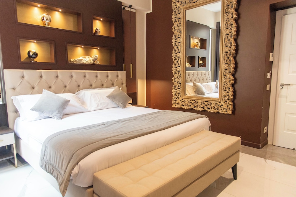 Adelaide Suite Dreams — 4-Star Luxury Hotel in Rome, Italy