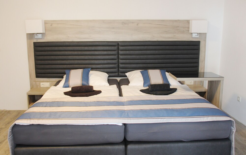 Hotel Zum Halbmond — Lauenburg — photo 3