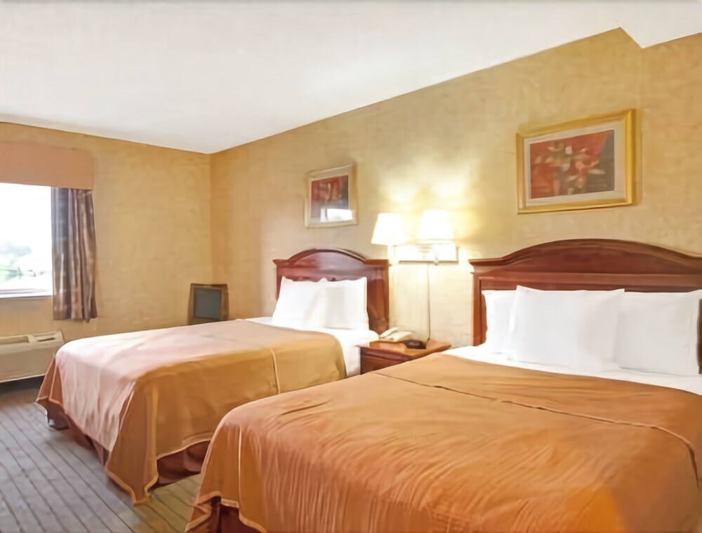 Howard Johnson Express Inn Bronx - photo 5