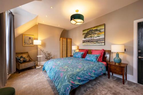 Luxury Central Home Parking & EV point Superking bed — 4-Star Luxury Hotel in Canterbury, United Kingdom
