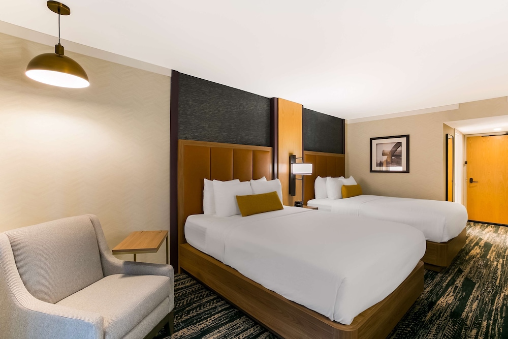 Best Western Premier The Central Hotel & Conference Center - photo 5