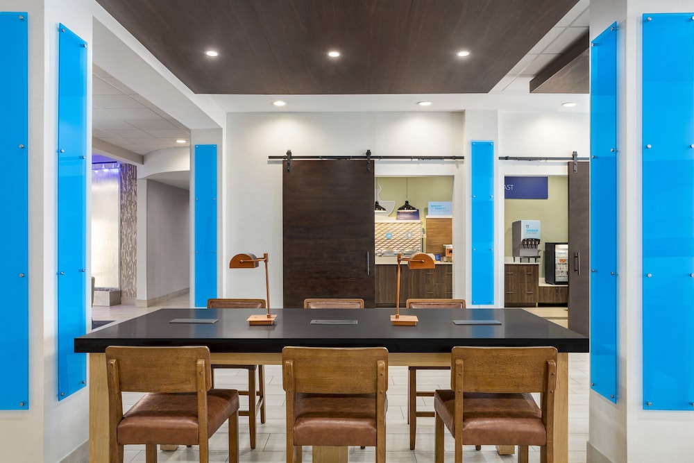 Holiday Inn Express Hotel & Suites Waycross an IHG Hotel - photo 4