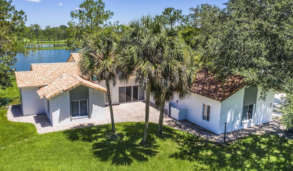 Swiss 23 Lake Stephanie in Clermont, United States