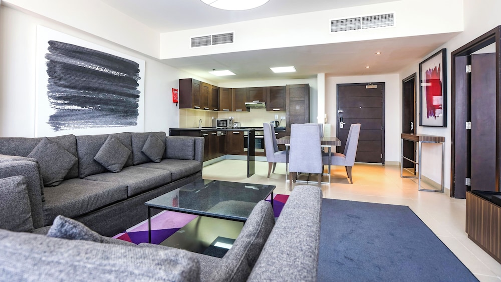 Nassima Tower Hotel Apartments