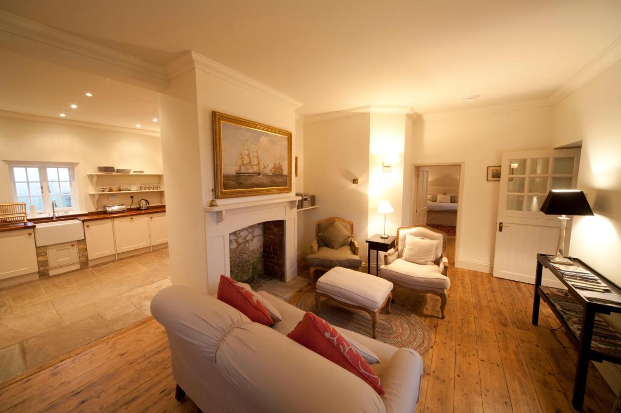 Old Coastguards Stunning Historic Cottage 20692087 — Totland