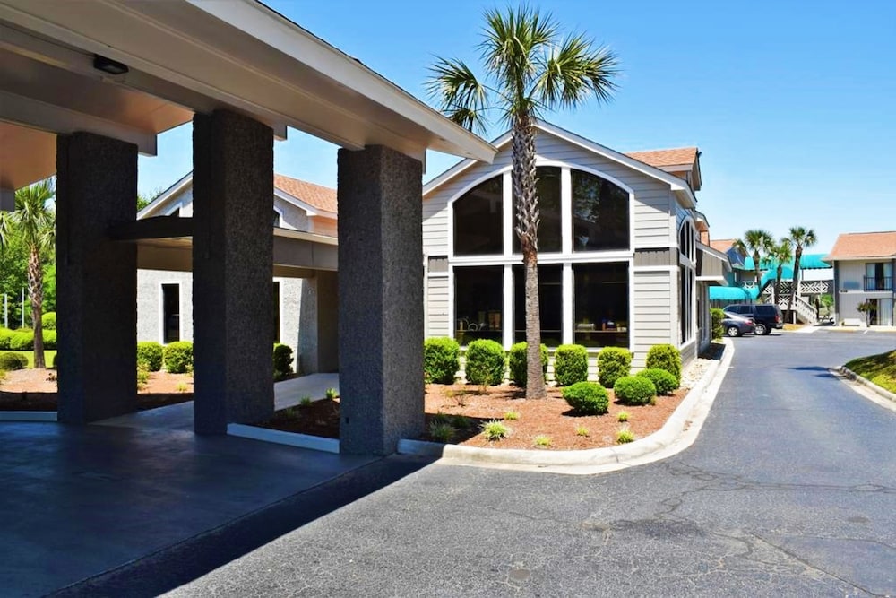 Howard Johnson by Wyndham Beaufort Parris Island - photo 22