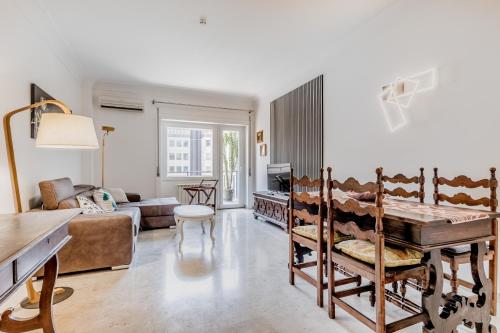 Garbatella Elegant Apartment — 4-Star Luxury Hotel in Rome, Italy