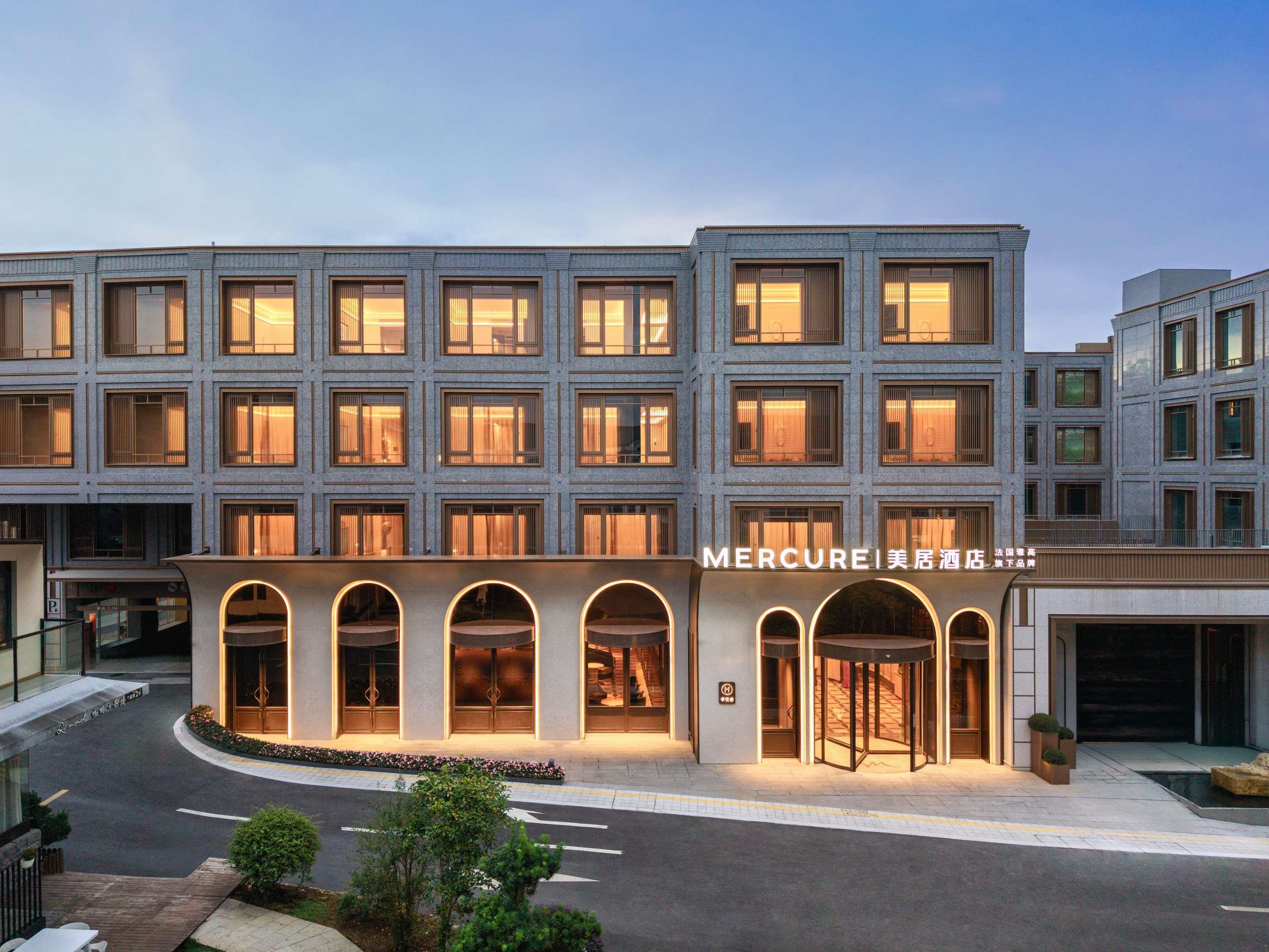 Mercure Hangzhou West Lake Yuquan — 4-Star Luxury Hotel in Hangzhou, People's Republic of China
