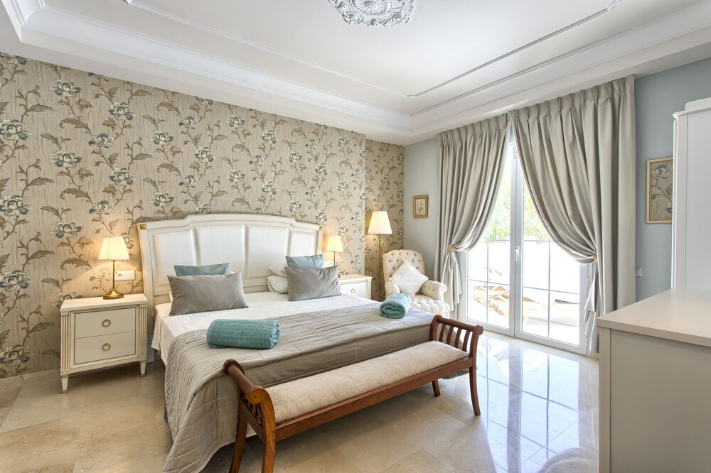 Villa Dorian — 4-Star Luxury Hotel in Marbella, Spain