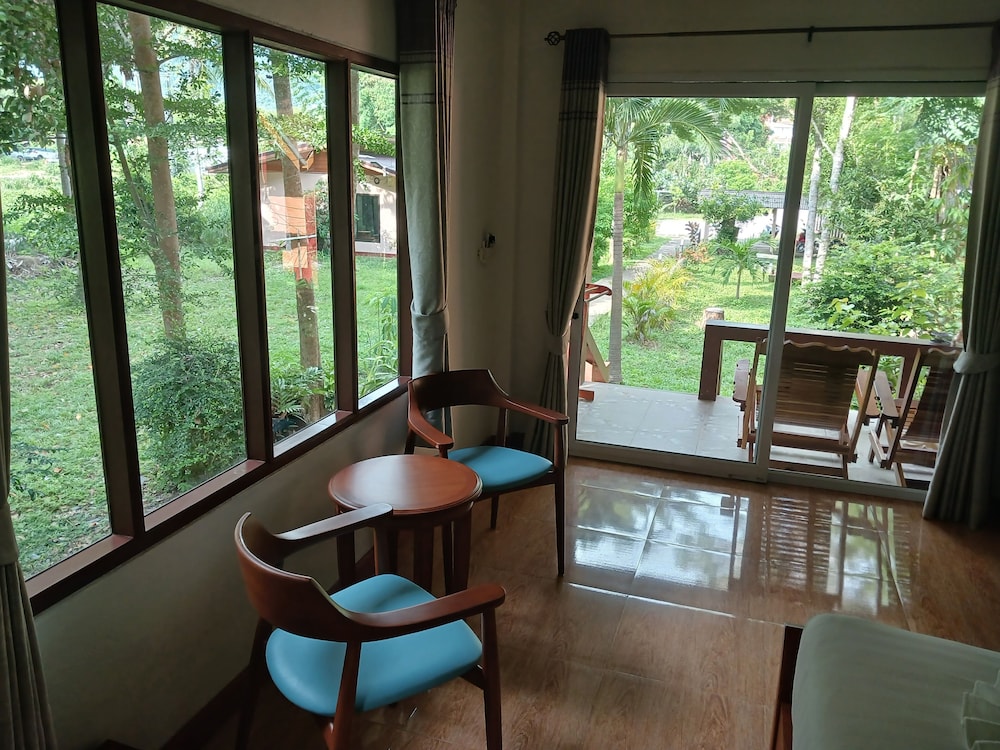 Baan Long Beach — Ko Lanta — photo 4