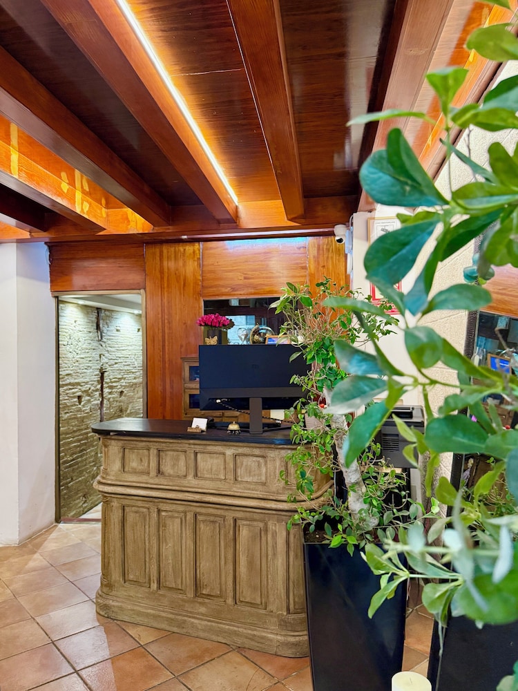 Catalina Suites Hotel 3 — Valencia