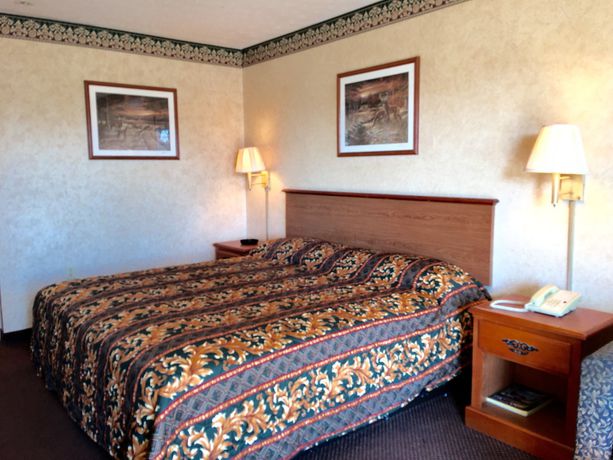 Deerfield Inn and Suites - photo 15