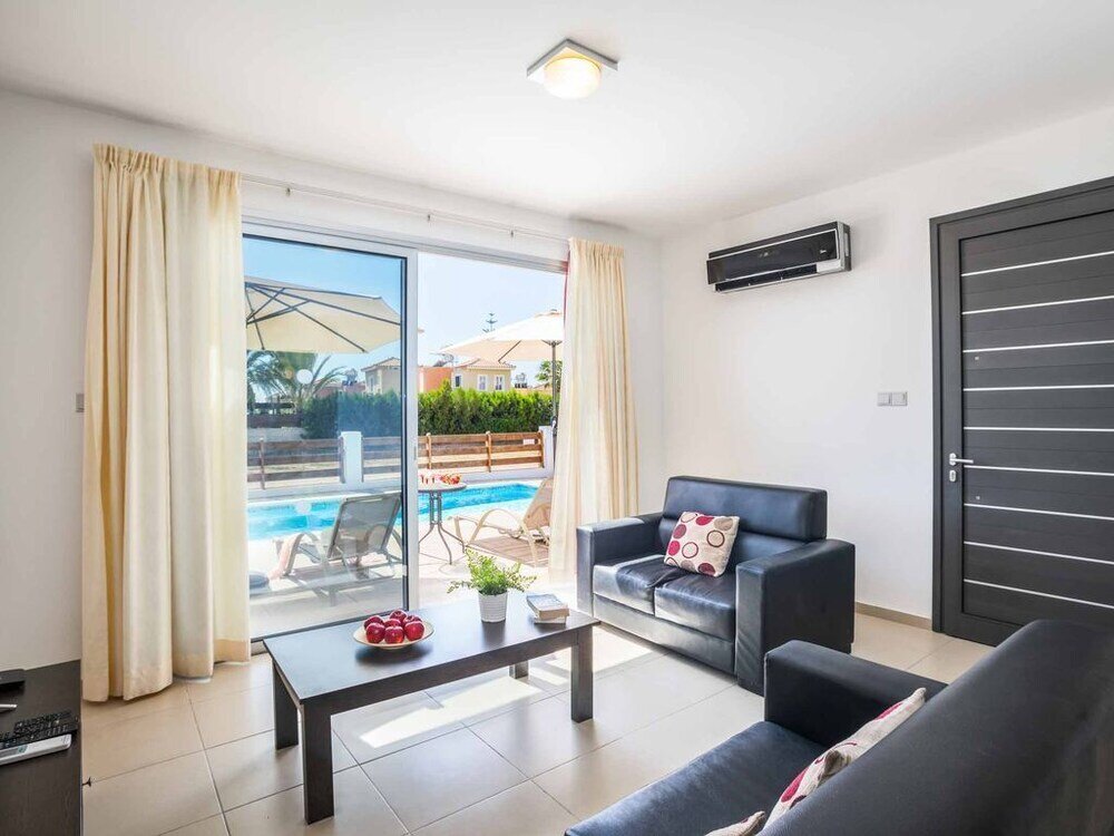 Villa White Jasmin