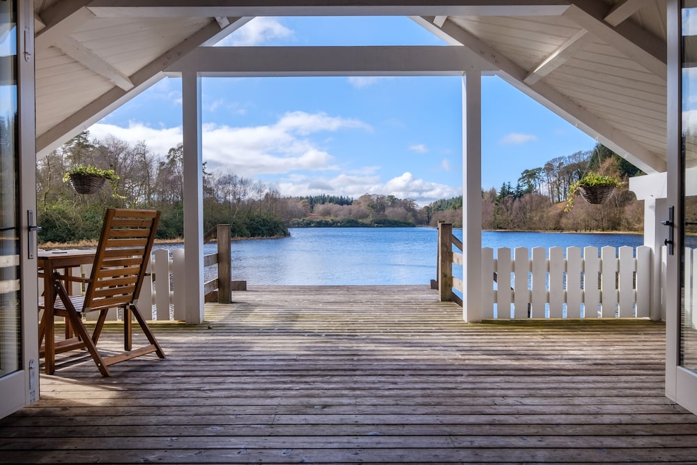 Lilymere Boat House — 4-Star Luxury Hotel in Sedbergh, United Kingdom