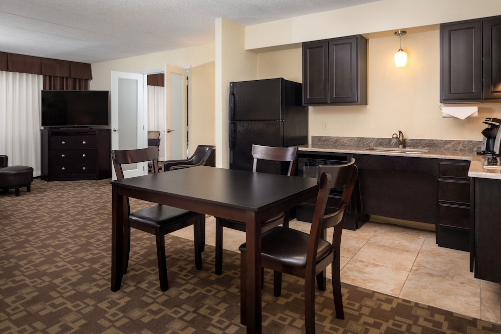 Holiday Inn Hotel & Suites Charleston West by IHG - photo 16