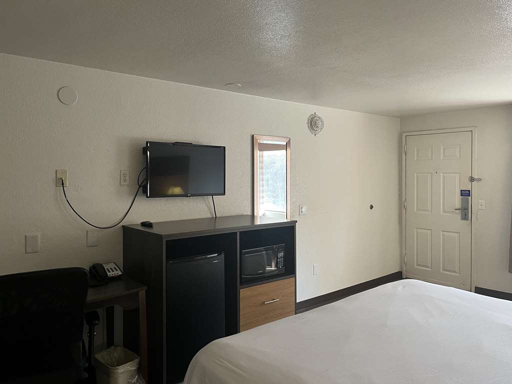 Motel 6 Cross Lanes WV Goff Mountain Rd - photo 6