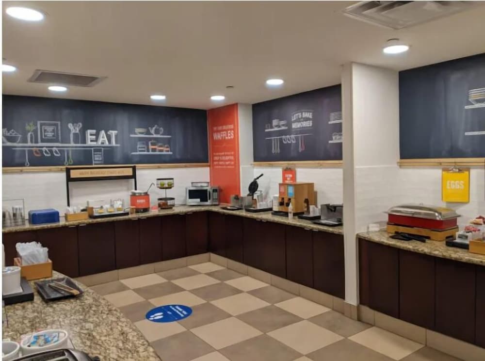 Hampton Inn & Suites Omaha Southwest La Vista - photo 20