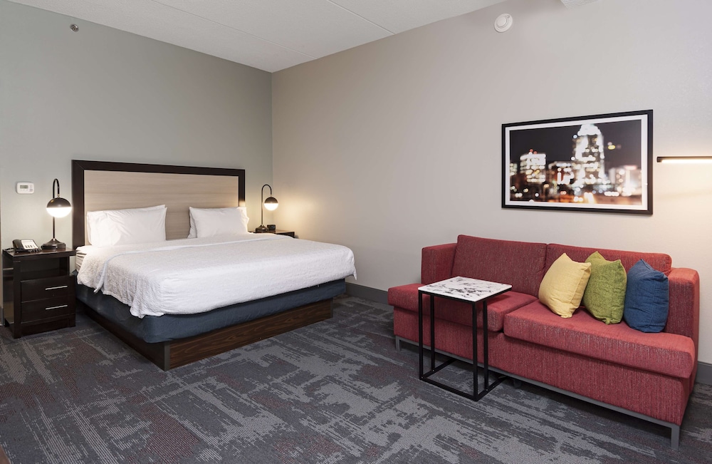Hampton Inn & Suites Raleigh Downtown - photo 52