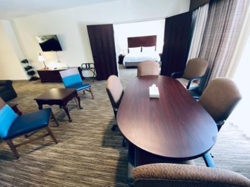 Holiday Inn Express Ft Payne by IHG - photo 40