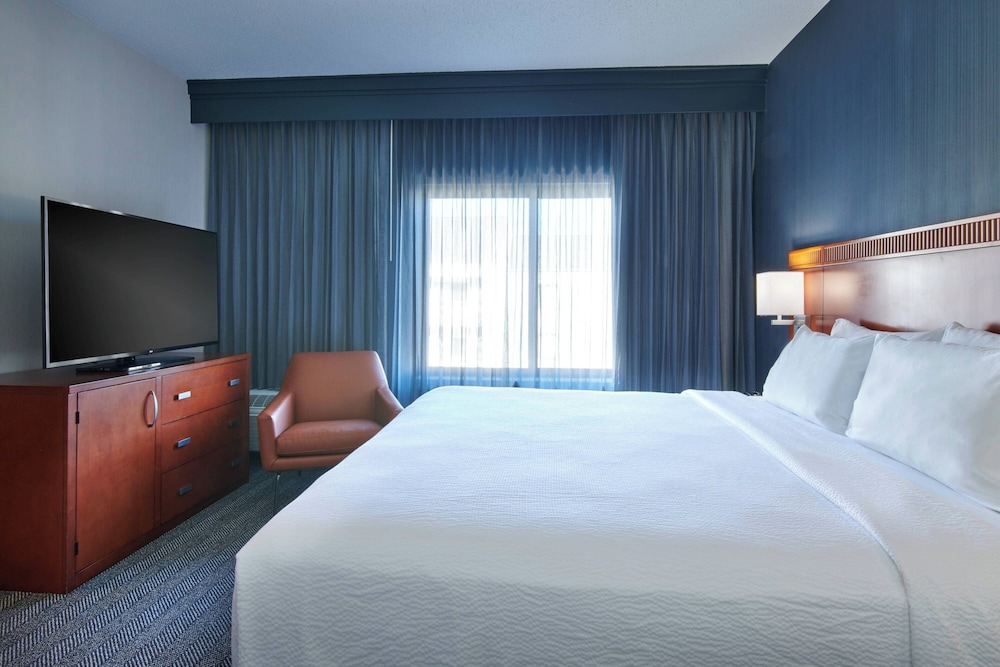 Courtyard by Marriott Chicago Highland Park Northbrook - photo 11