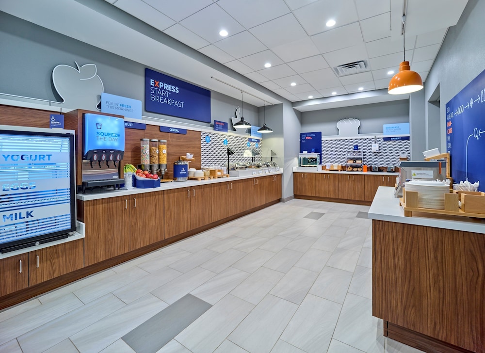 Holiday Inn Express Huntsville Space Center by IHG - photo 34