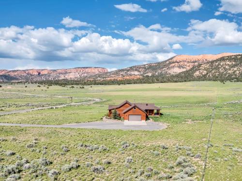 Bryce Canyon Retreat — Hatch — photo 3
