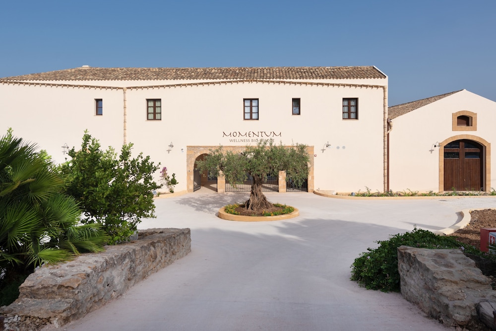 Momentum Wellness Bio Resort - carbon neutral hotel in Castelvetrano