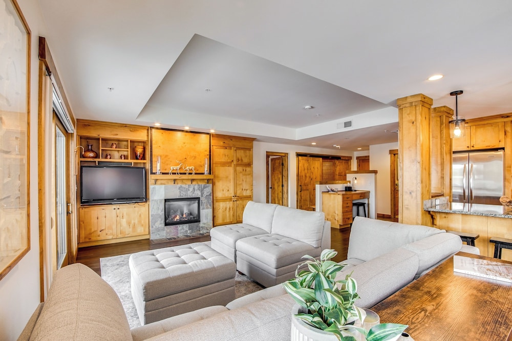 Suncadia Resort Condo with Seasonal Pool Access - photo 7