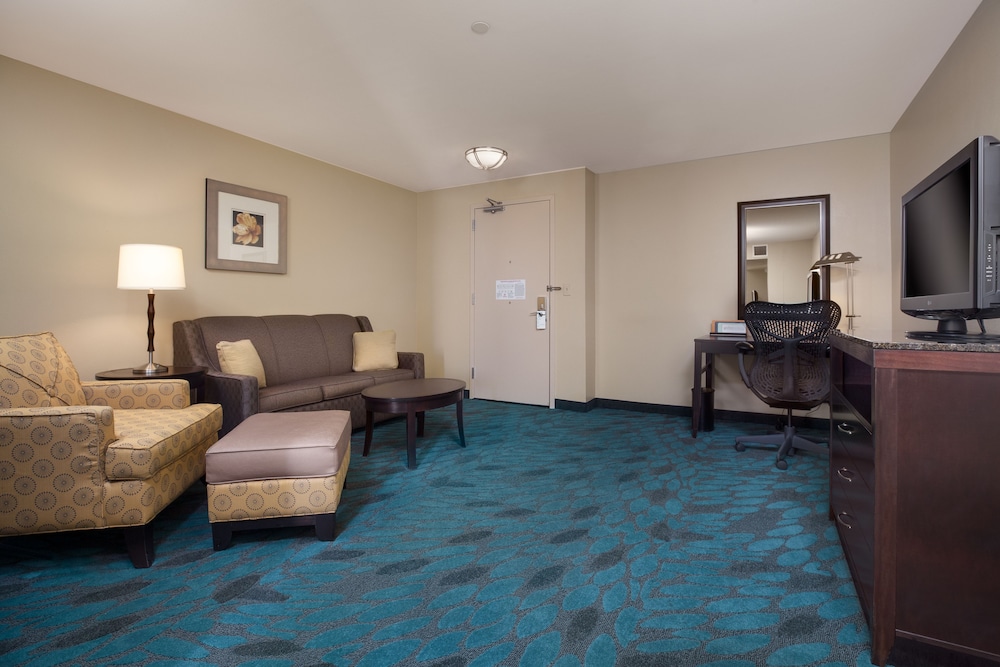 Hilton Garden Inn Fargo - photo 10