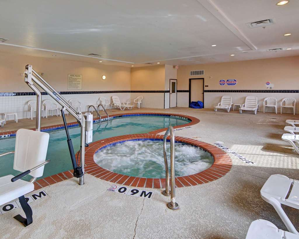 Quality Suites Near Cedar Creek Lake - photo 19