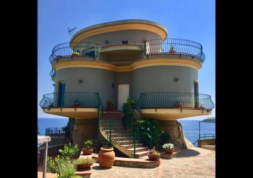 Villa Alcado — 4-Star Luxury Hotel in Staletti, Italy