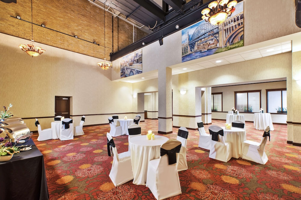 Hilton Garden Inn Cleveland Downtown - photo 26