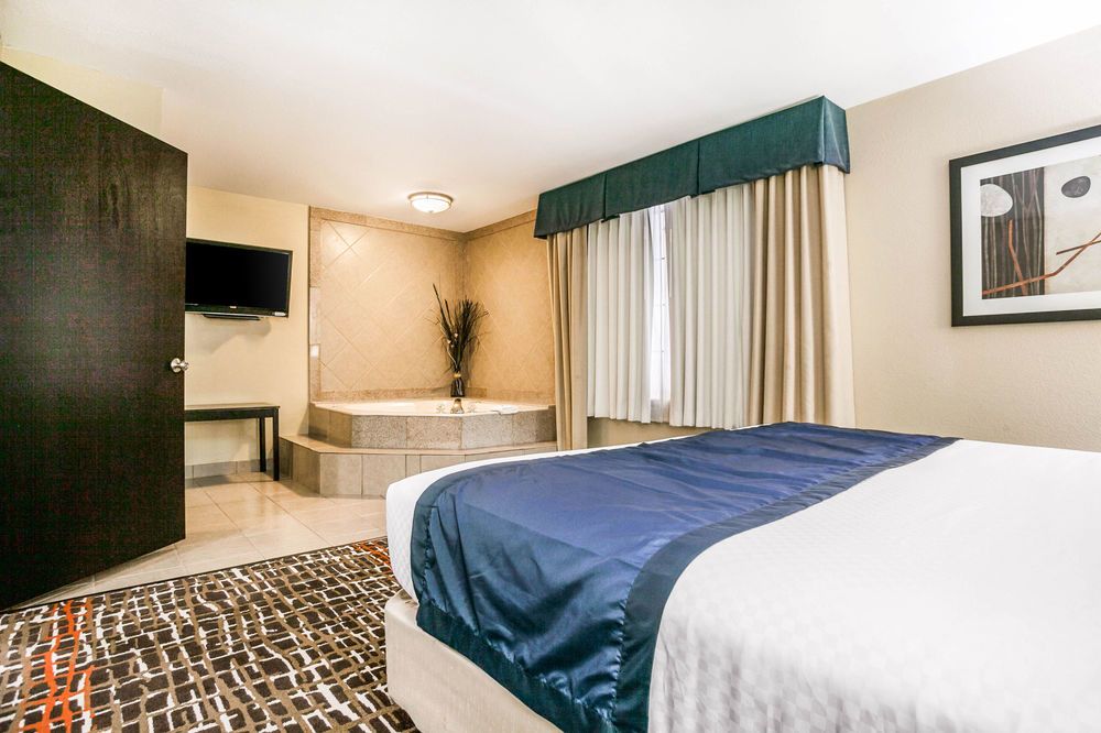 Rodeway Inn & Suites East I 44 - photo 22