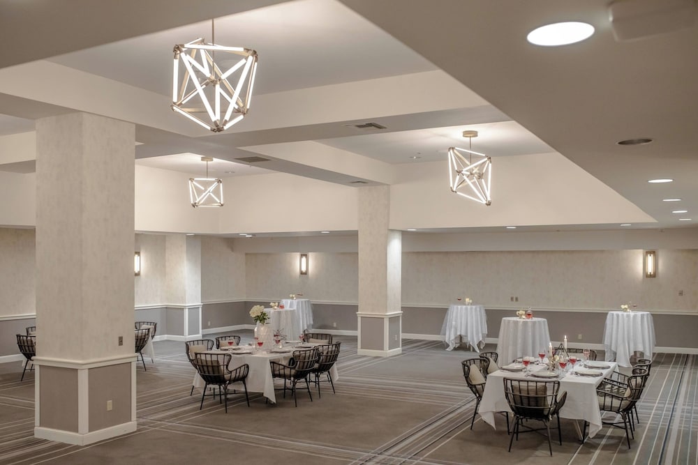 Westdrift Manhattan Beach Autograph Collection by Marriott - photo 11