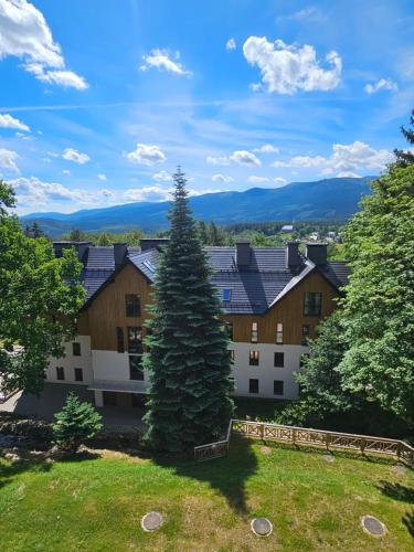 Pine Point Apartament with shared Pools Jacuzzi Sauna & Gym — 4-Star Luxury Hotel in Szklarska Poreba, Poland