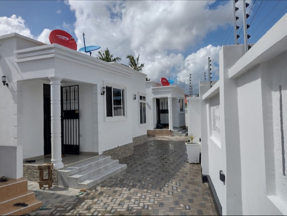 Mkamiti Villa Airport Hotel with Free Shuttle in Dar Es Salaam, Tanzania