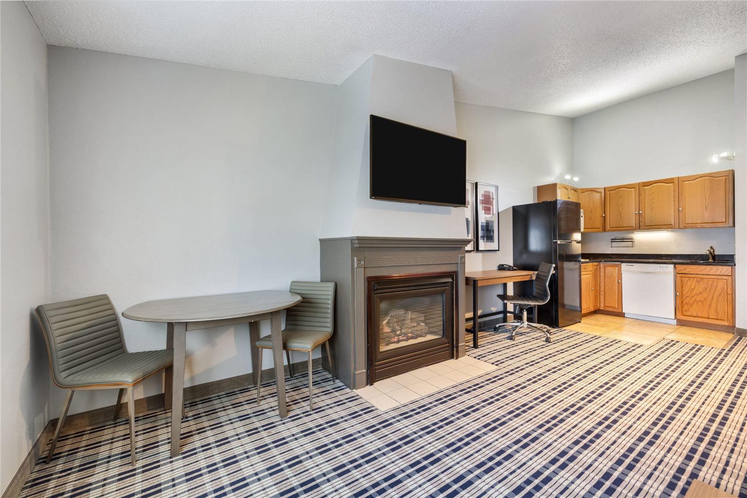 AmericInn by Wyndham Aberdeen Event Center - photo 33