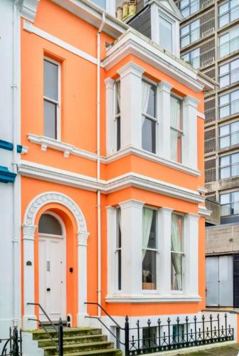 Plymouth Hoe Beautiful 5 Bedroom Victorian House Central Location — 4-Star Luxury Hotel in Plymouth, United Kingdom