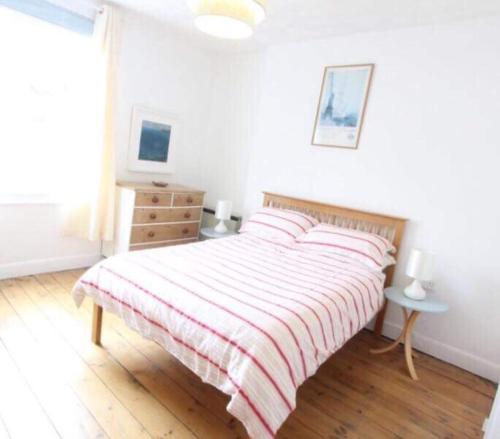 Drang House All Rooms Have Stairs — 4-Star Luxury Hotel in Padstow, United Kingdom