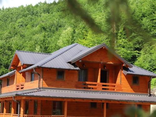 Bujtina Malaj — Valbone