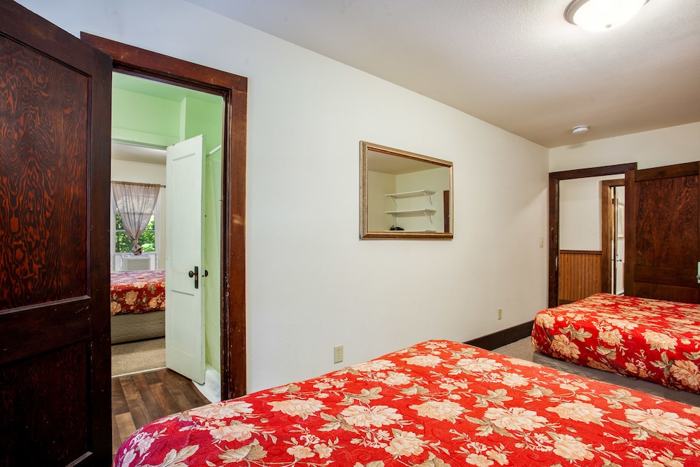 Birchcliff Resort - photo 13