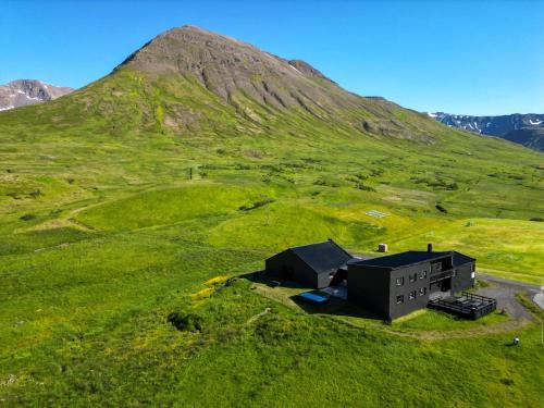 Hóll Adventure House Ævintýrahúsið Hóll á Siglufirði