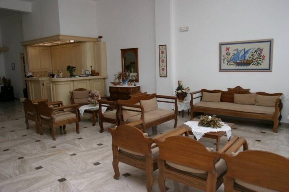 Sunshine - carbon neutral hotel in Fira