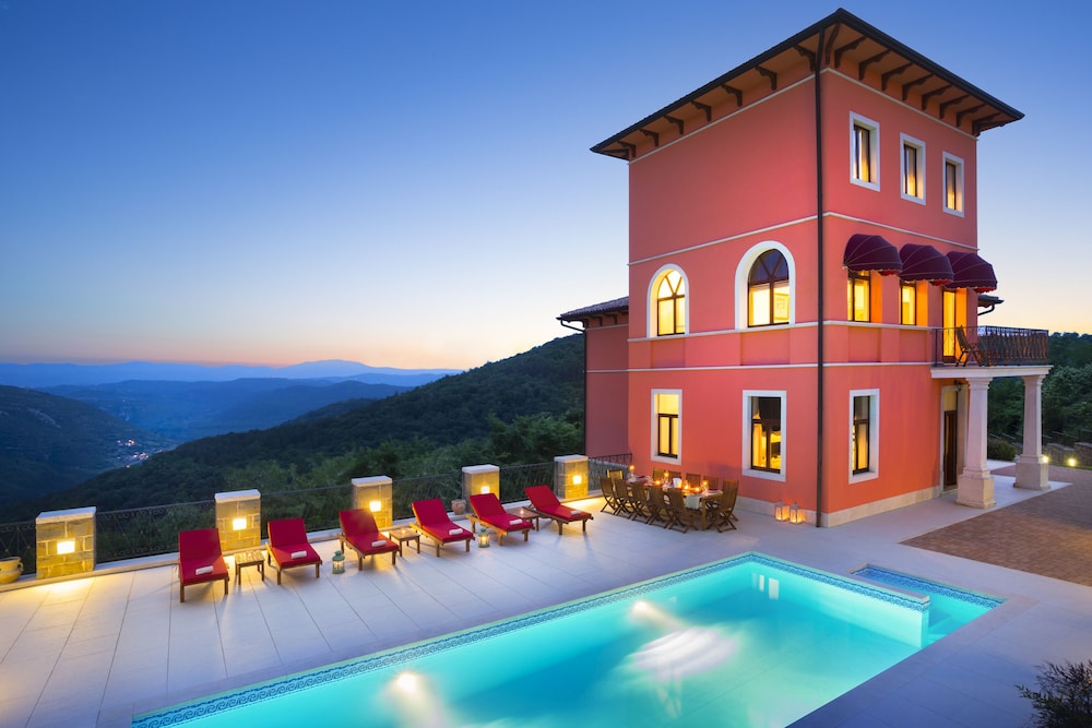 Palazzo Angelica Adults Only — hotel in Oprtalj
